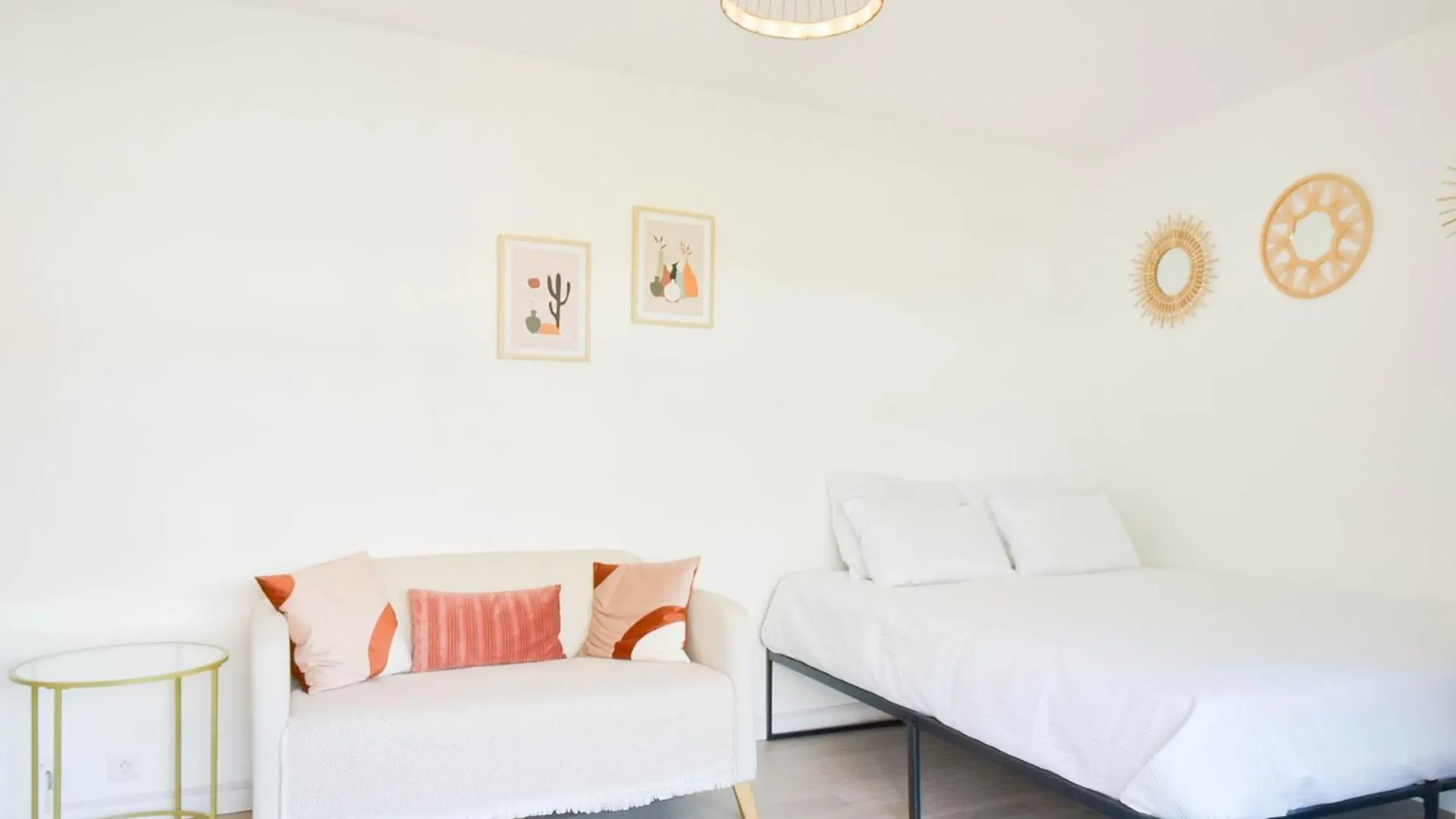 Palm Beach Studio With Terrace 150M From Beaches Cannes France
