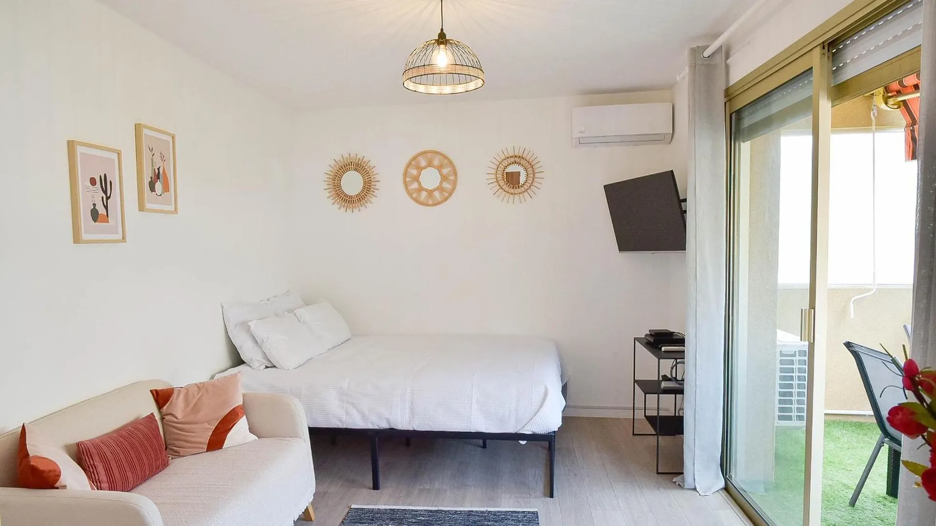 Palm Beach Studio With Terrace 150M From Beaches Cannes Apartment