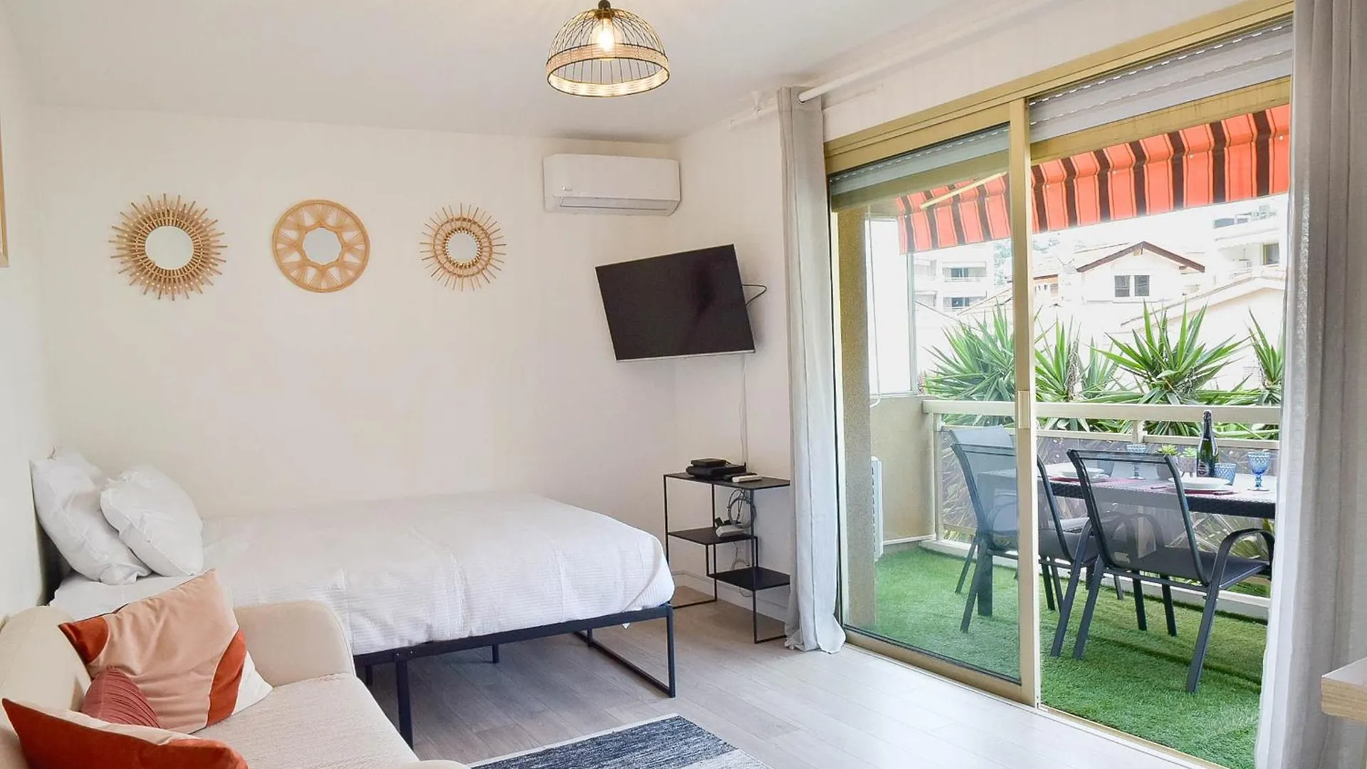 Palm Beach Studio With Terrace 150M From Beaches Cannes